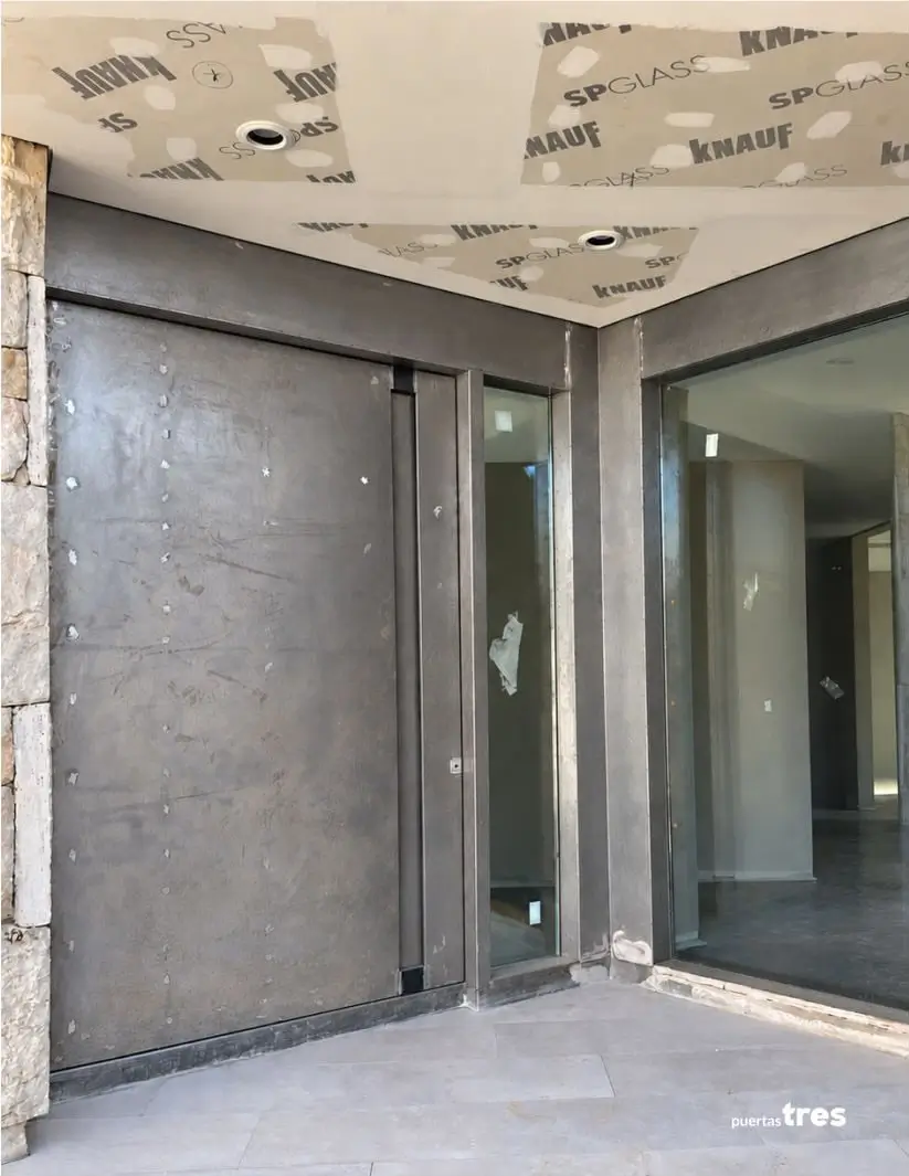 Puerta pivotante Modelo Rehundida — foto 2 de 4